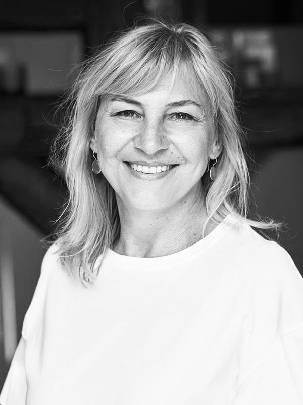 Cathrin Zeiin Yoga 0625 342 600x800 SW 6