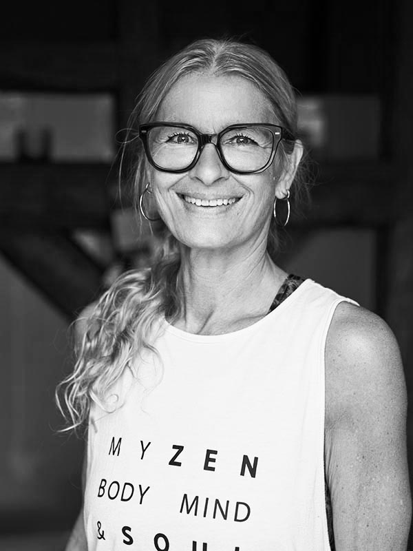Sybille Zeiin Yoga 0625 212b 600x800 SW 7