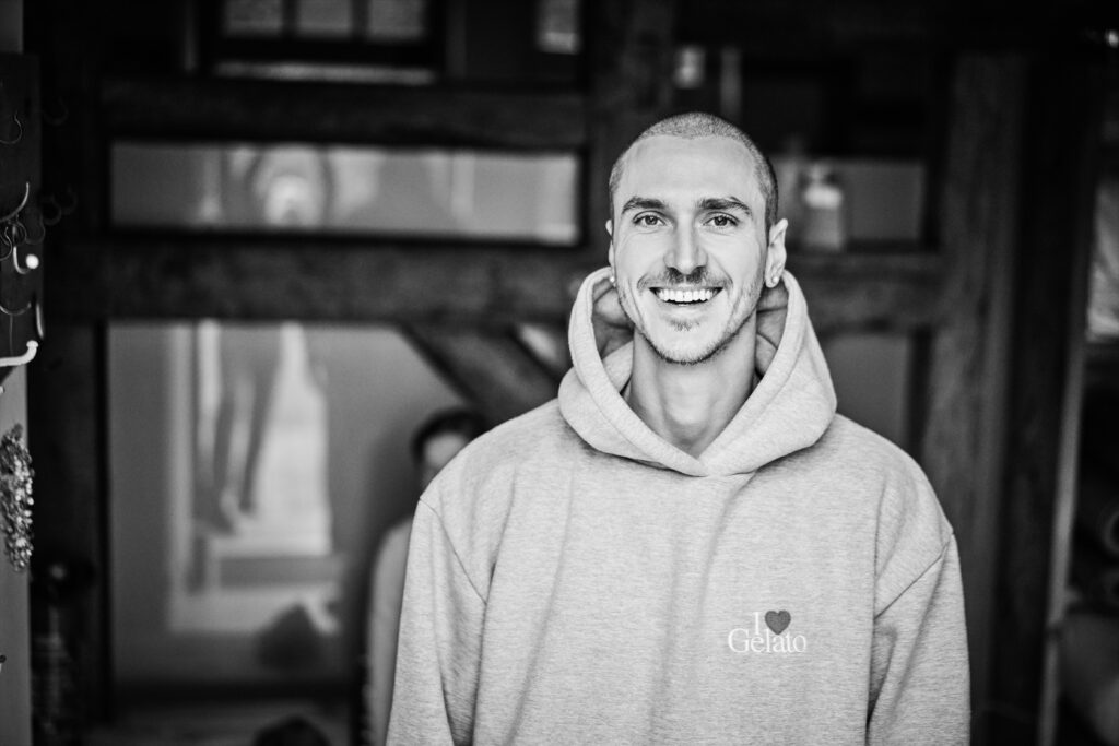 Till Grüning im Studio von Roland Schmidt fotografiert